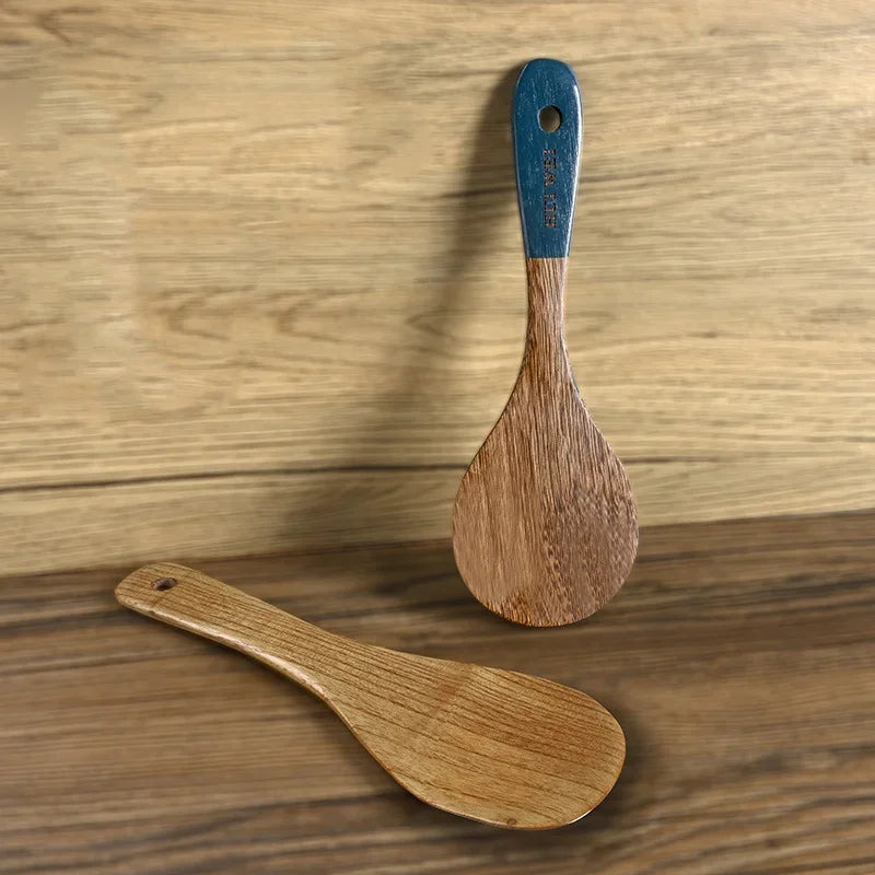 A set of wooden kitchen utensils such as spatula, cooking special, household non-stick pan, heat-resistant and durable cookware