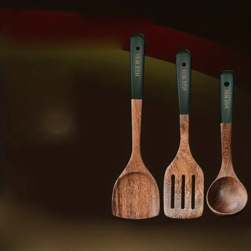 A set of wooden kitchen utensils such as spatula, cooking special, household non-stick pan, heat-resistant and durable cookware