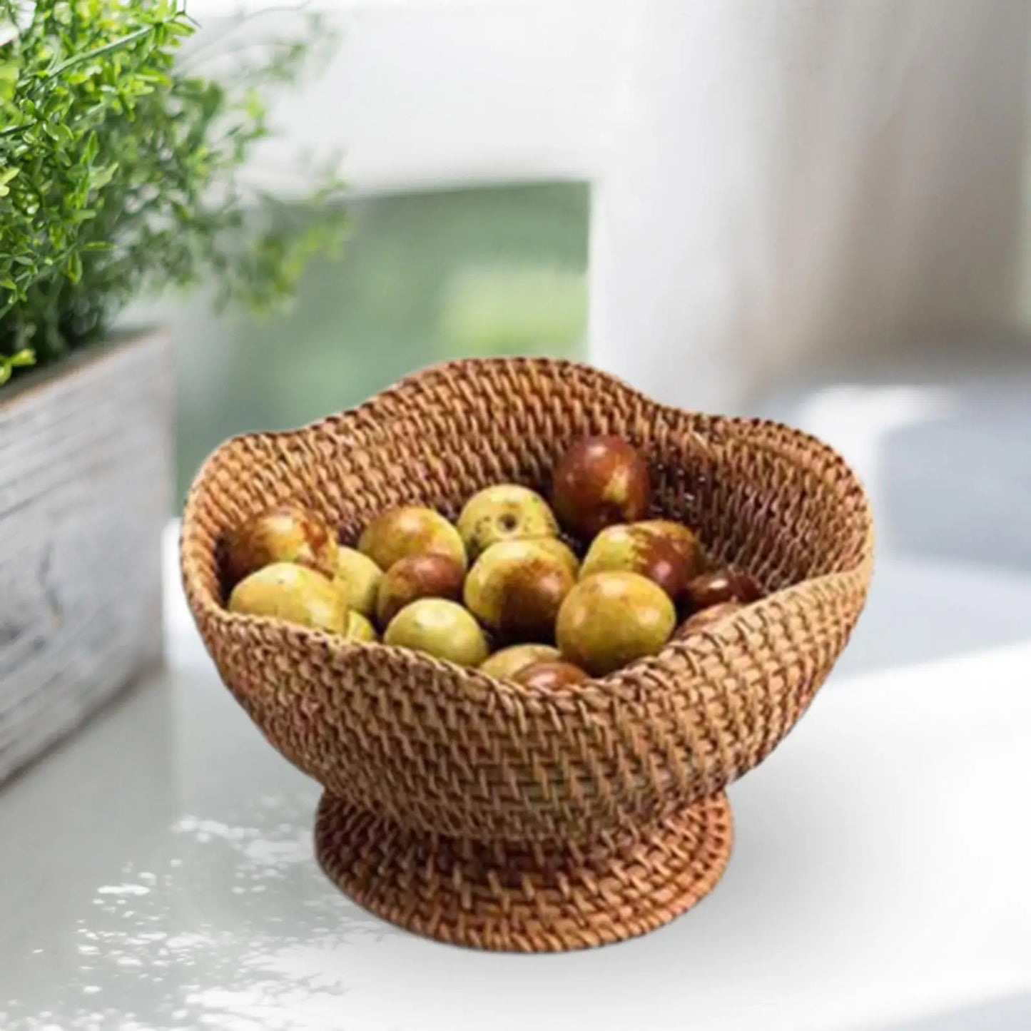 Woven Fruit Basket Decorative Pantry Organizer Food Snack Serving Basket for Countertop Bathroom Picnic Party Dining Room